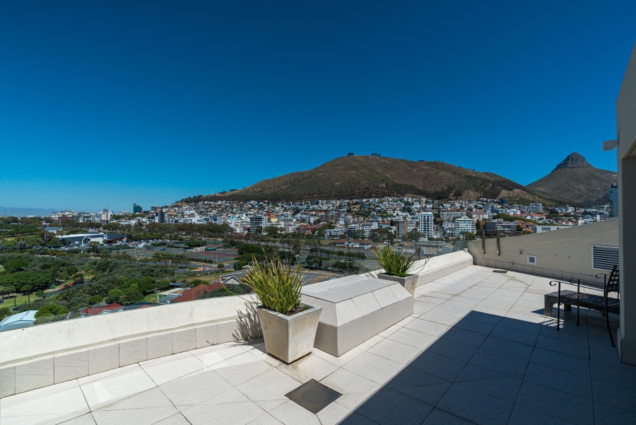 5 Bedroom Property for Sale in Mouille Point Western Cape